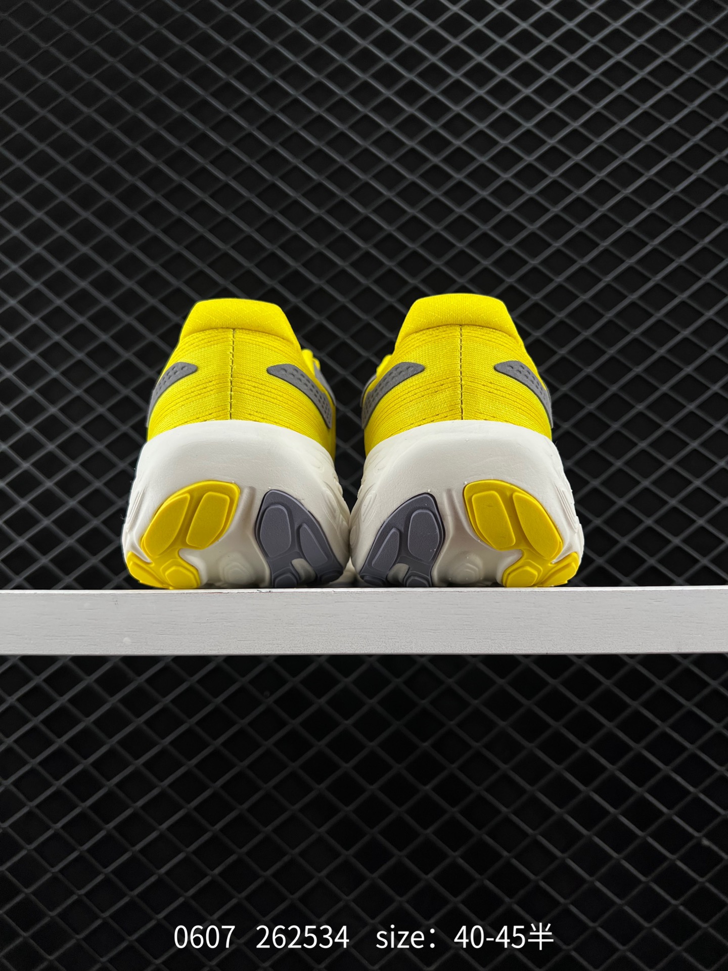 BLUE BOTTLE COFFEE x New Balance NB1080 v12